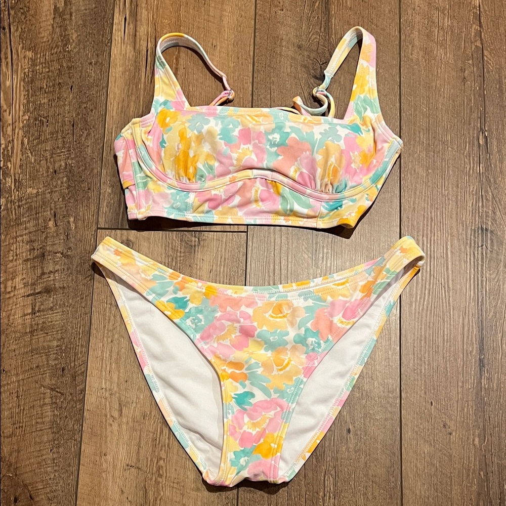 Wild Fable Bikini, size small top & medium bottom
